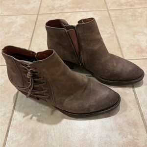 Born Bessie Brown Suede Ankle Boots 7.5